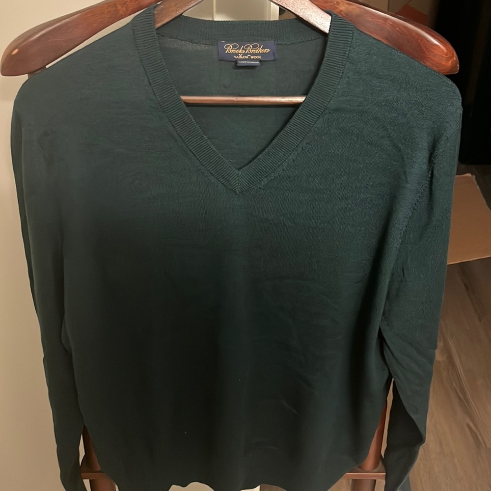 Brooks Brothers Saxxon Wool Size Medium